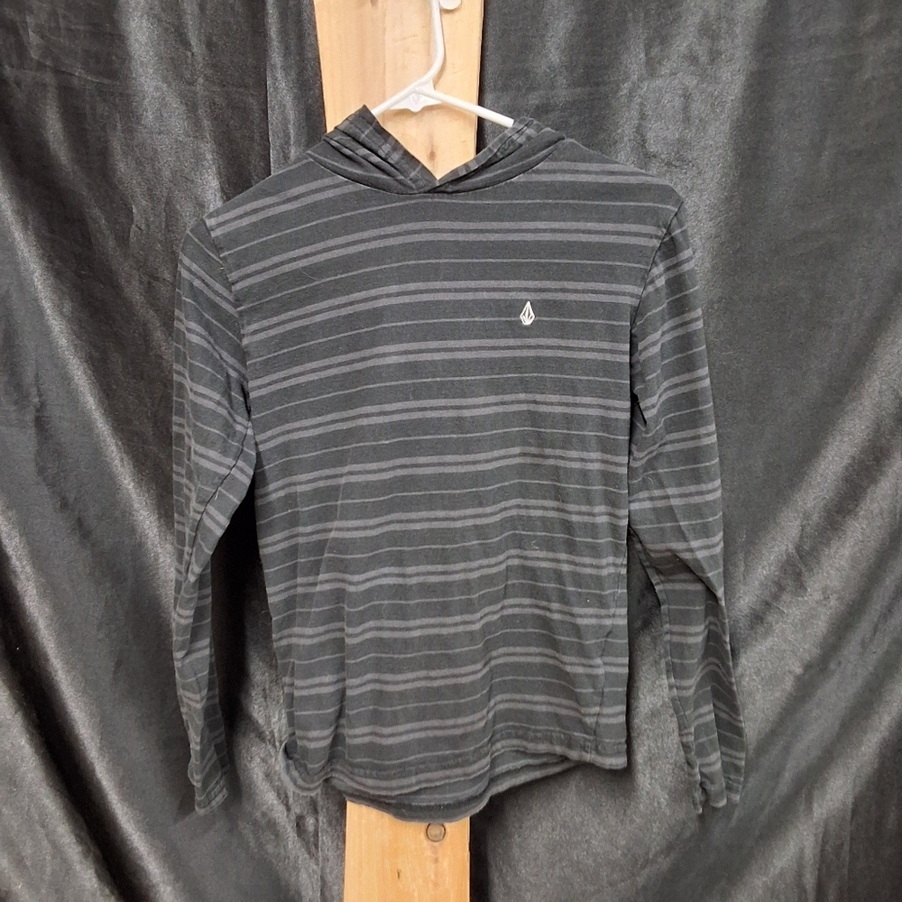 Volcom size youth, medium black long sleeve hoodie  pull over without pocket - Picture 6 of 11